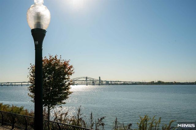 22 Redwood Street, Jersey City, NJ 07305