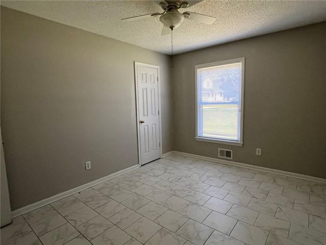 30 Meadowbrook Drive, Mcdonough, GA 30253