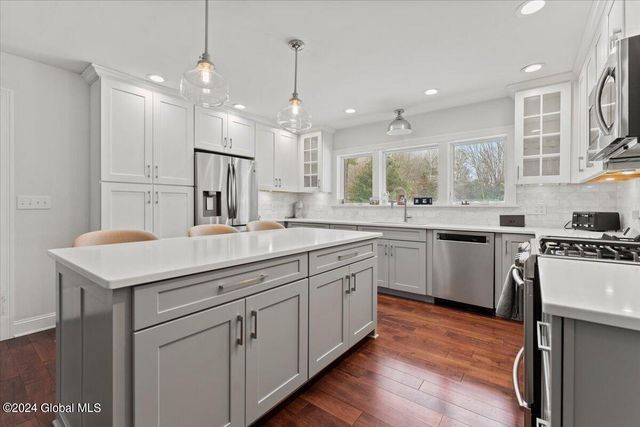 1 Foxhound Run, Saratoga Springs, NY 12866