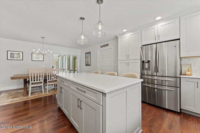 1 Foxhound Run, Saratoga Springs, NY 12866