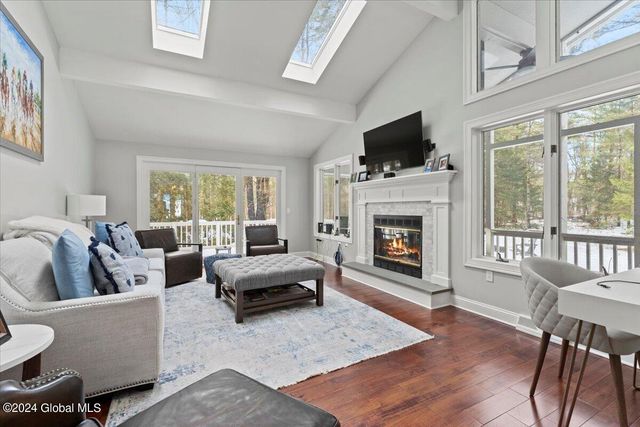 1 Foxhound Run, Saratoga Springs, NY 12866