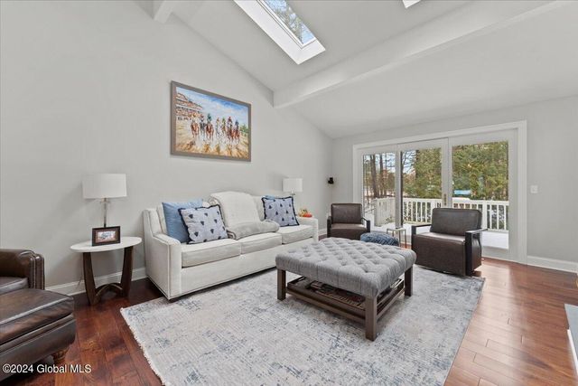 1 Foxhound Run, Saratoga Springs, NY 12866