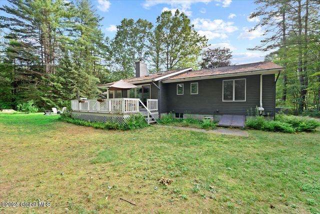 1 Foxhound Run, Saratoga Springs, NY 12866
