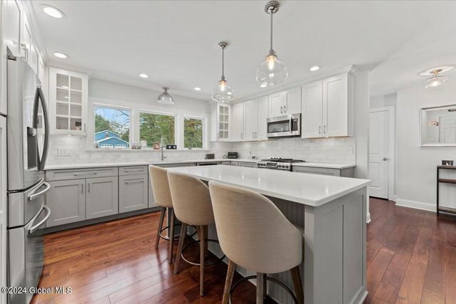 1 Foxhound Run, Saratoga Springs, NY 12866