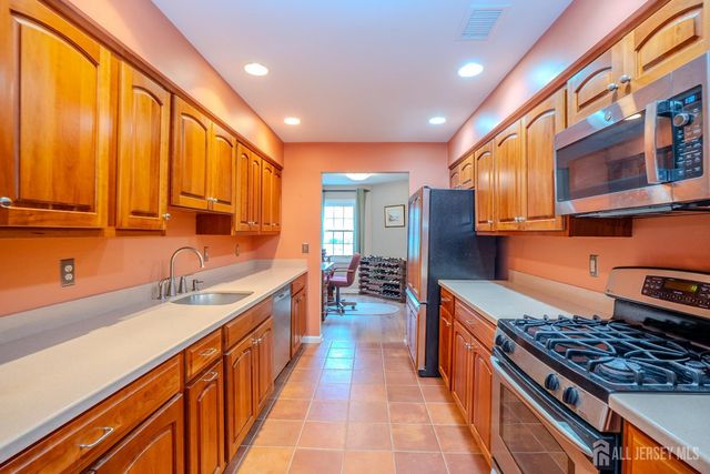 62 Fair Acres Court, South Brunswick, NJ 08540