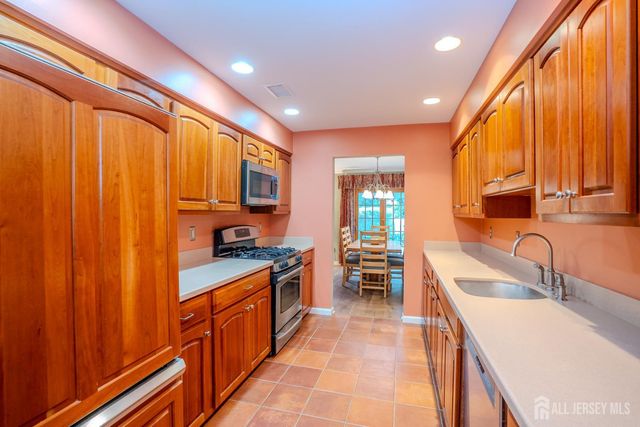 62 Fair Acres Court, South Brunswick, NJ 08540