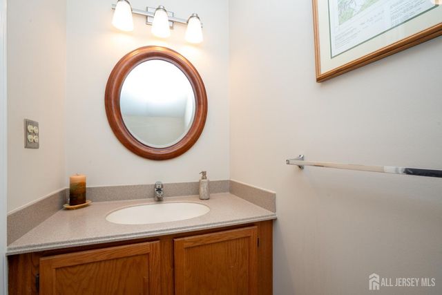 62 Fair Acres Court, South Brunswick, NJ 08540