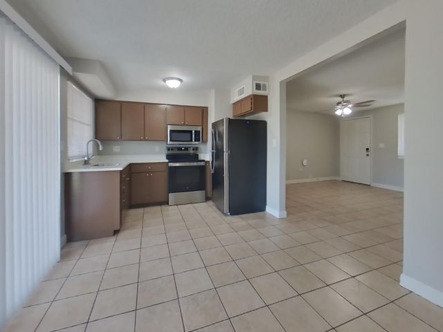 2932 W Caribbean Lane, Phoenix, AZ 85053