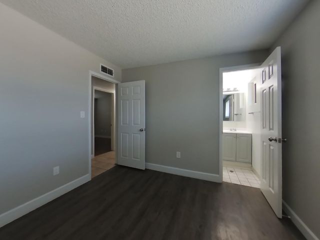 2932 W Caribbean Lane, Phoenix, AZ 85053