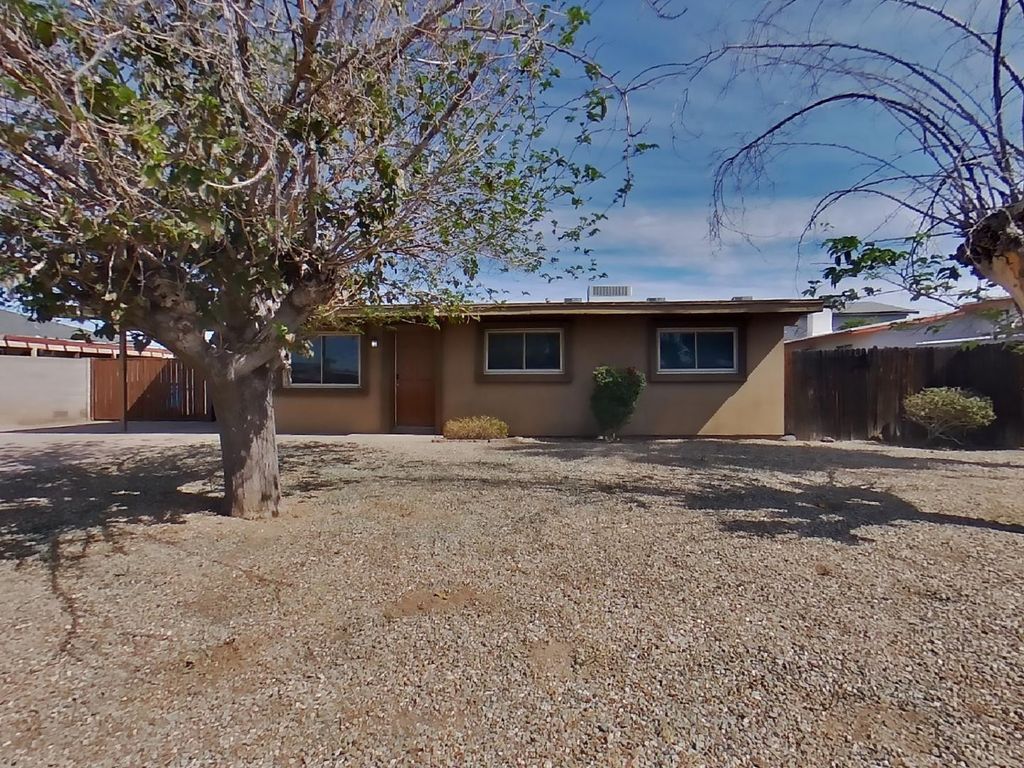 2932 W Caribbean Lane, Phoenix, AZ 85053
