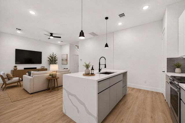 4201 Oats St C, Houston, TX 77020