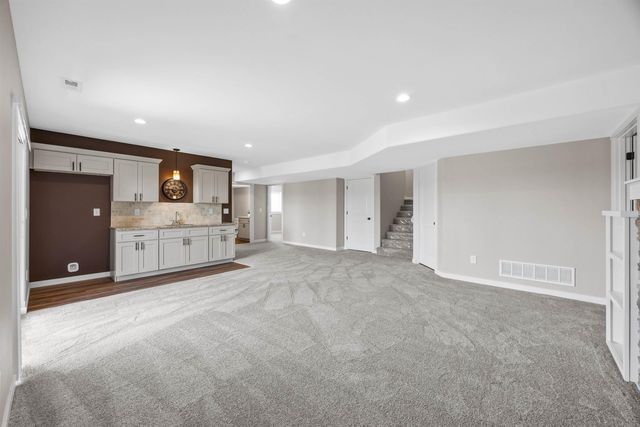 260 NW Howard Avenue, Swisher, IA 52338