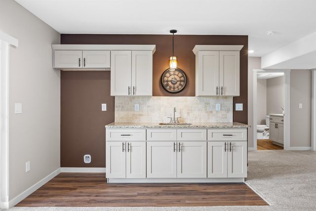 260 NW Howard Avenue, Swisher, IA 52338