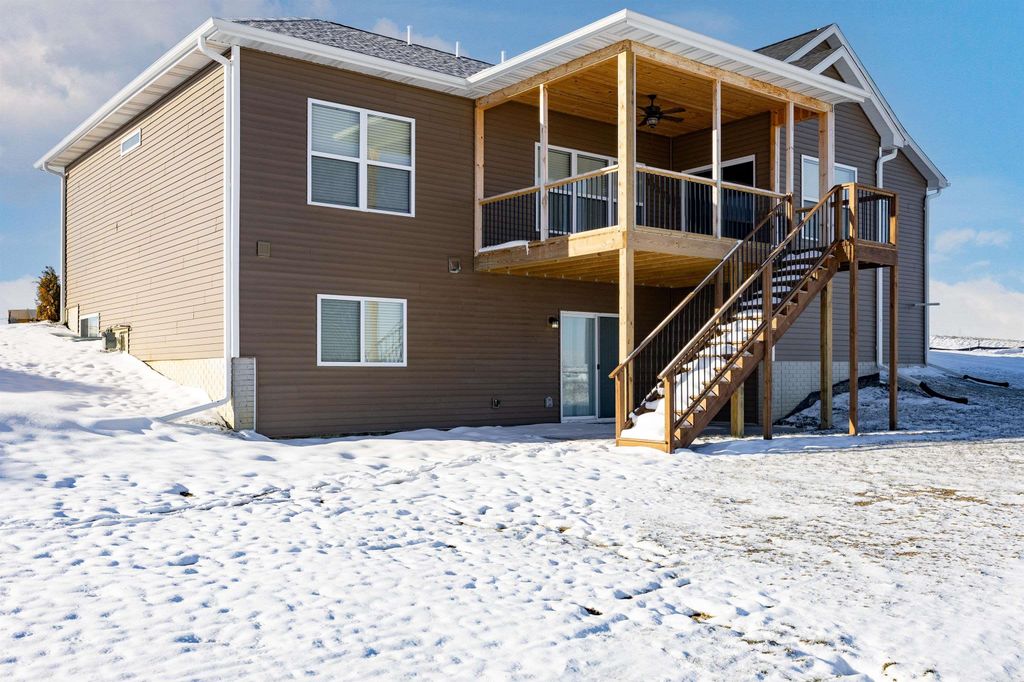 260 NW Howard Avenue, Swisher, IA 52338