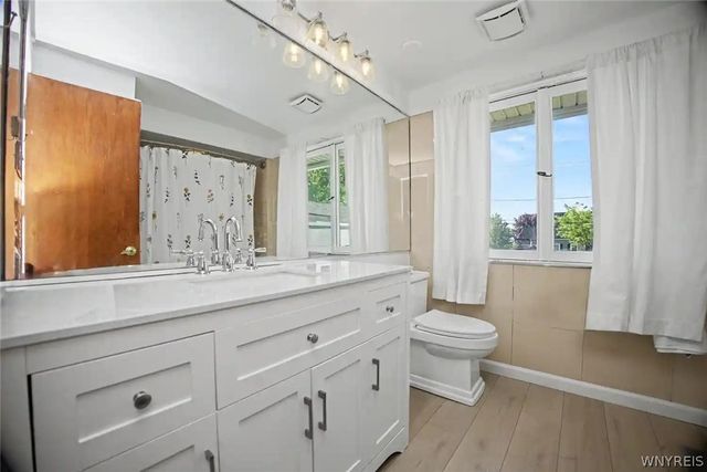 9326 Rivershore Drive, Niagara Falls, NY 14304