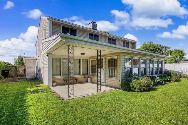 9326 Rivershore Drive, Niagara Falls, NY 14304