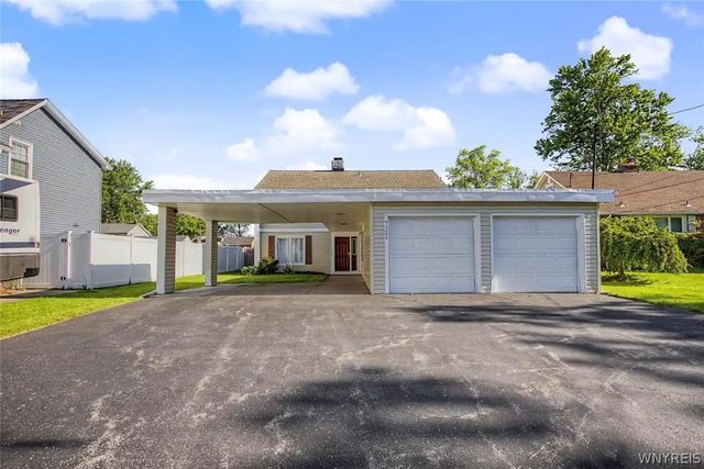9326 Rivershore Drive, Niagara Falls, NY 14304
