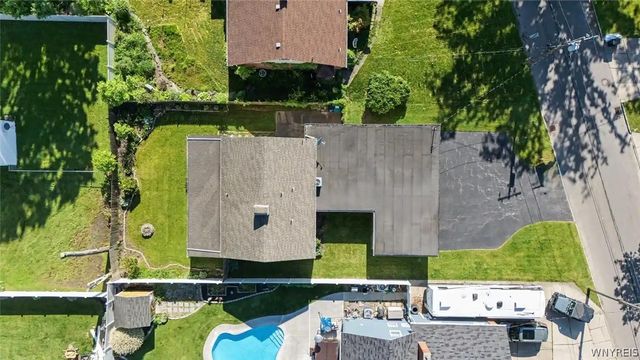9326 Rivershore Drive, Niagara Falls, NY 14304