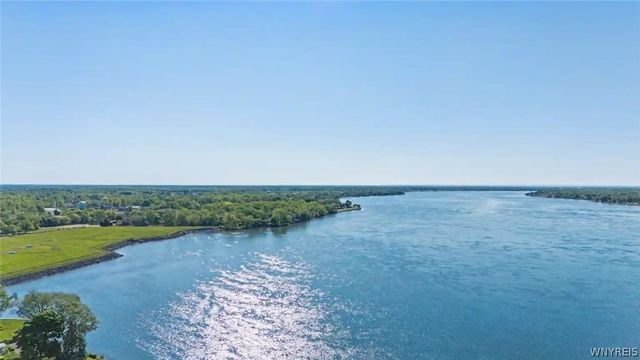 9326 Rivershore Drive, Niagara Falls, NY 14304
