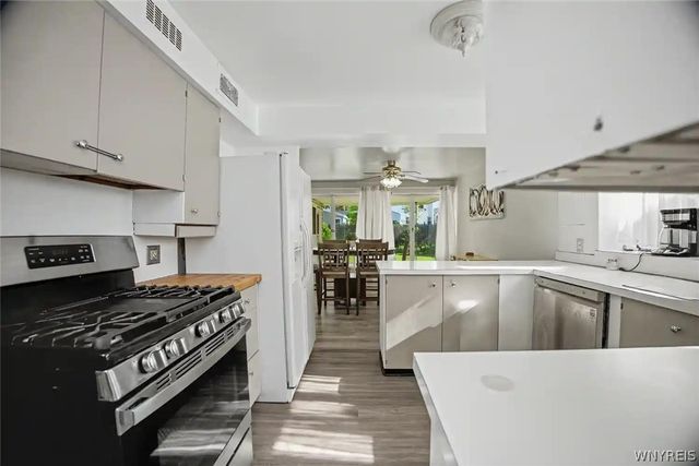 9326 Rivershore Drive, Niagara Falls, NY 14304