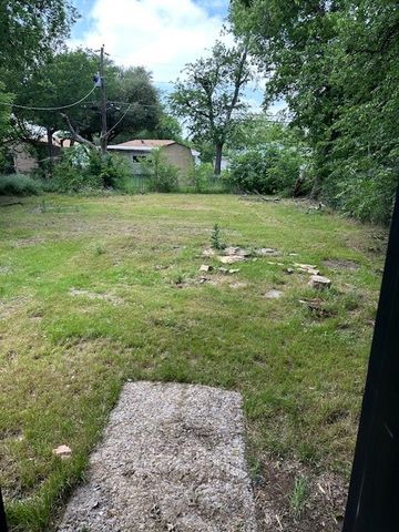 205 Hallvale Drive, White Settlement, TX 76108