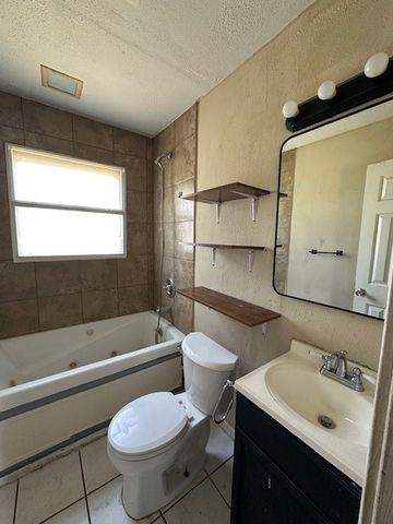 205 Hallvale Drive, White Settlement, TX 76108