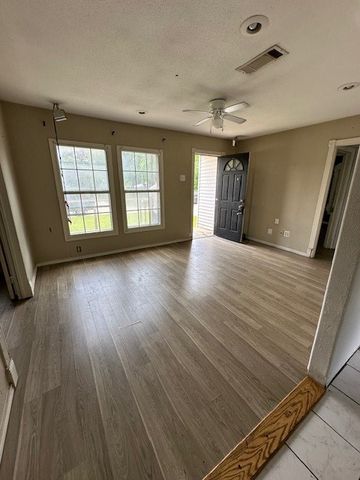 205 Hallvale Drive, White Settlement, TX 76108