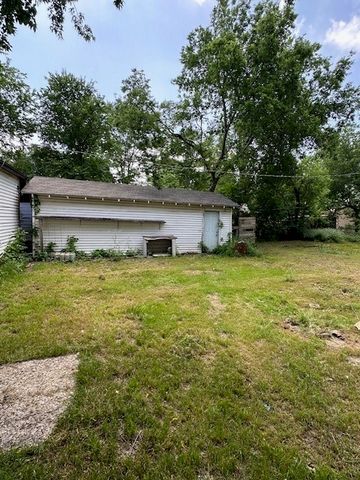 205 Hallvale Drive, White Settlement, TX 76108