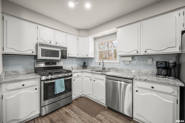 12145 N WHISPERING WOODS Drive, Dunlap, IL 61525