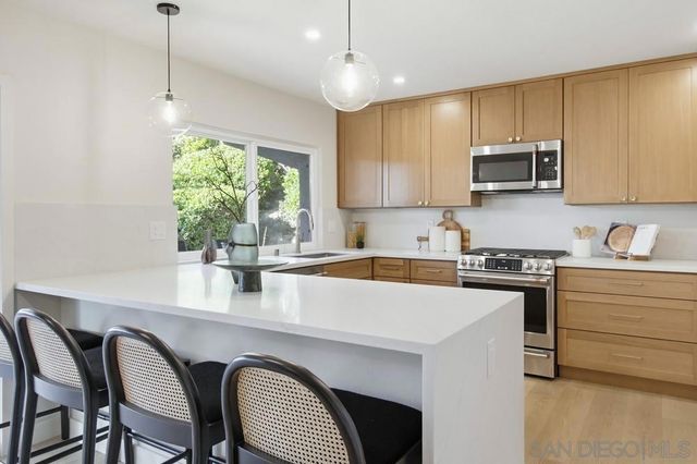 5580 Caminito Consuelo, La Jolla, CA 92037