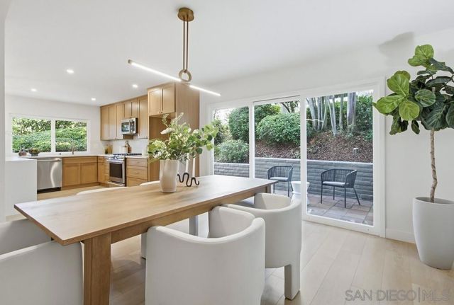 5580 Caminito Consuelo, La Jolla, CA 92037