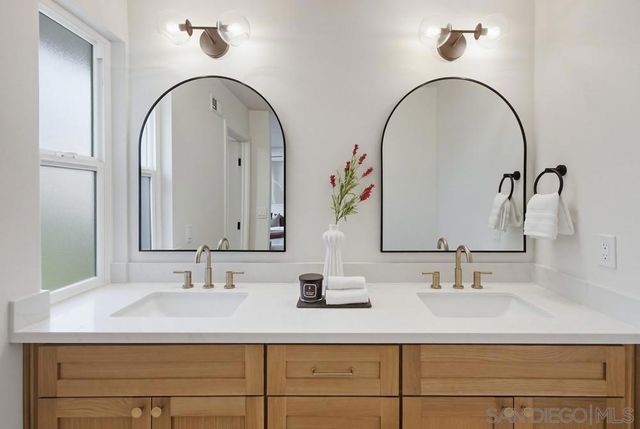 5580 Caminito Consuelo, La Jolla, CA 92037