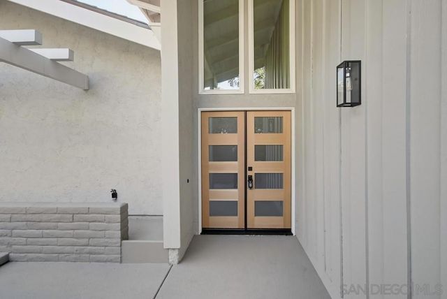 5580 Caminito Consuelo, La Jolla, CA 92037