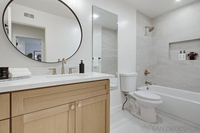 5580 Caminito Consuelo, La Jolla, CA 92037