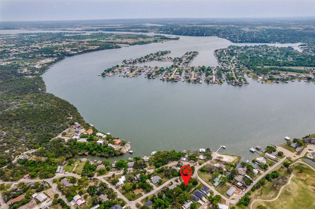1114 Spur Trail, Granbury, TX 76049