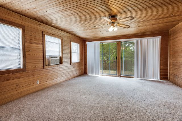1114 Spur Trail, Granbury, TX 76049