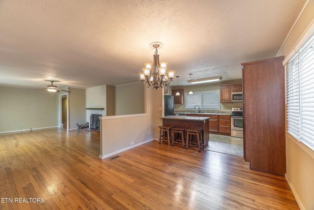 183 Outer Drive, Oak Ridge, TN 37830