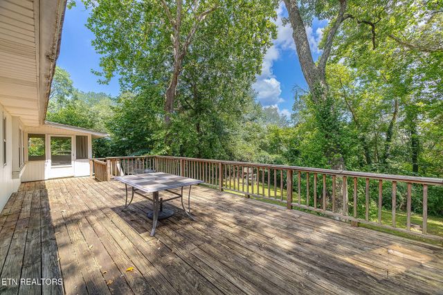 183 Outer Drive, Oak Ridge, TN 37830
