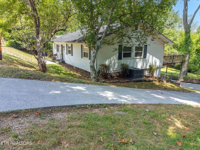 183 Outer Drive, Oak Ridge, TN 37830