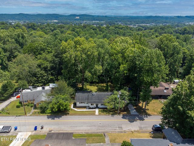 183 Outer Drive, Oak Ridge, TN 37830