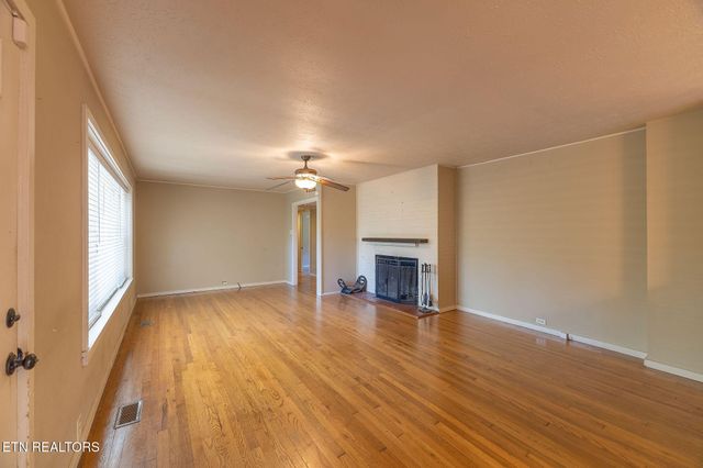 183 Outer Drive, Oak Ridge, TN 37830