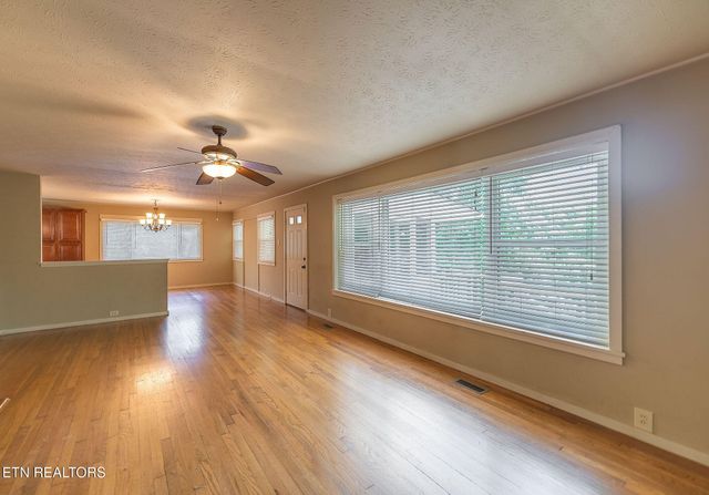 183 Outer Drive, Oak Ridge, TN 37830