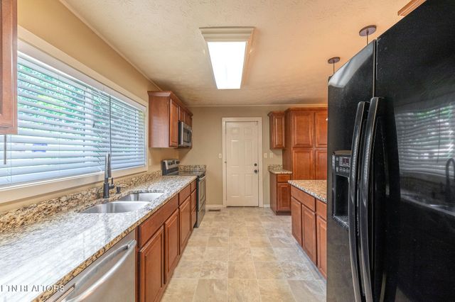 183 Outer Drive, Oak Ridge, TN 37830