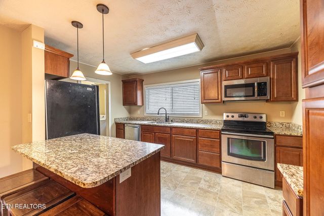 183 Outer Drive, Oak Ridge, TN 37830