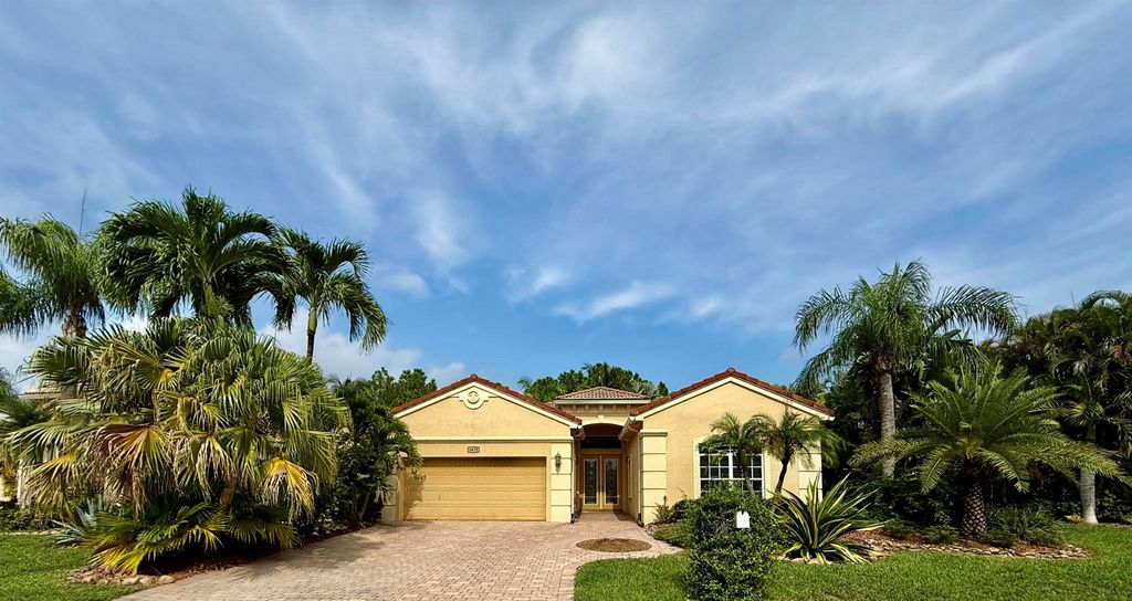 8475 Pine Cay, West Palm Beach, FL 33411