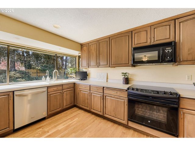 17200 Nw BANDON Ct, Beaverton, OR 97006