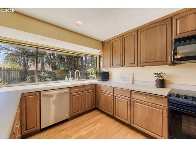 17200 Nw BANDON Ct, Beaverton, OR 97006