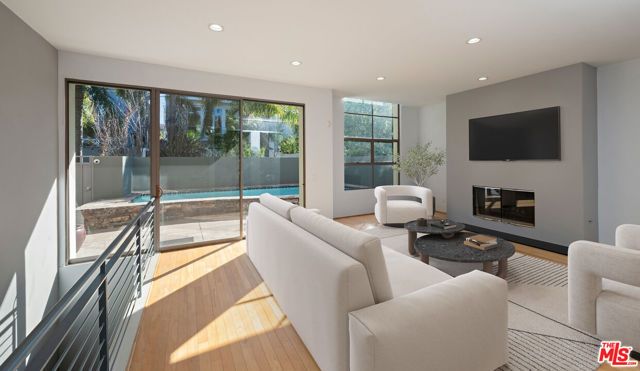 143 Union Jack Mall, Marina Del Rey, CA 90292