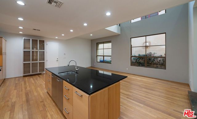 143 Union Jack Mall, Marina Del Rey, CA 90292