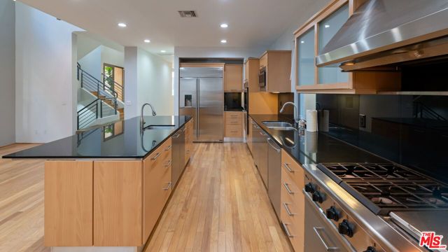 143 Union Jack Mall, Marina Del Rey, CA 90292